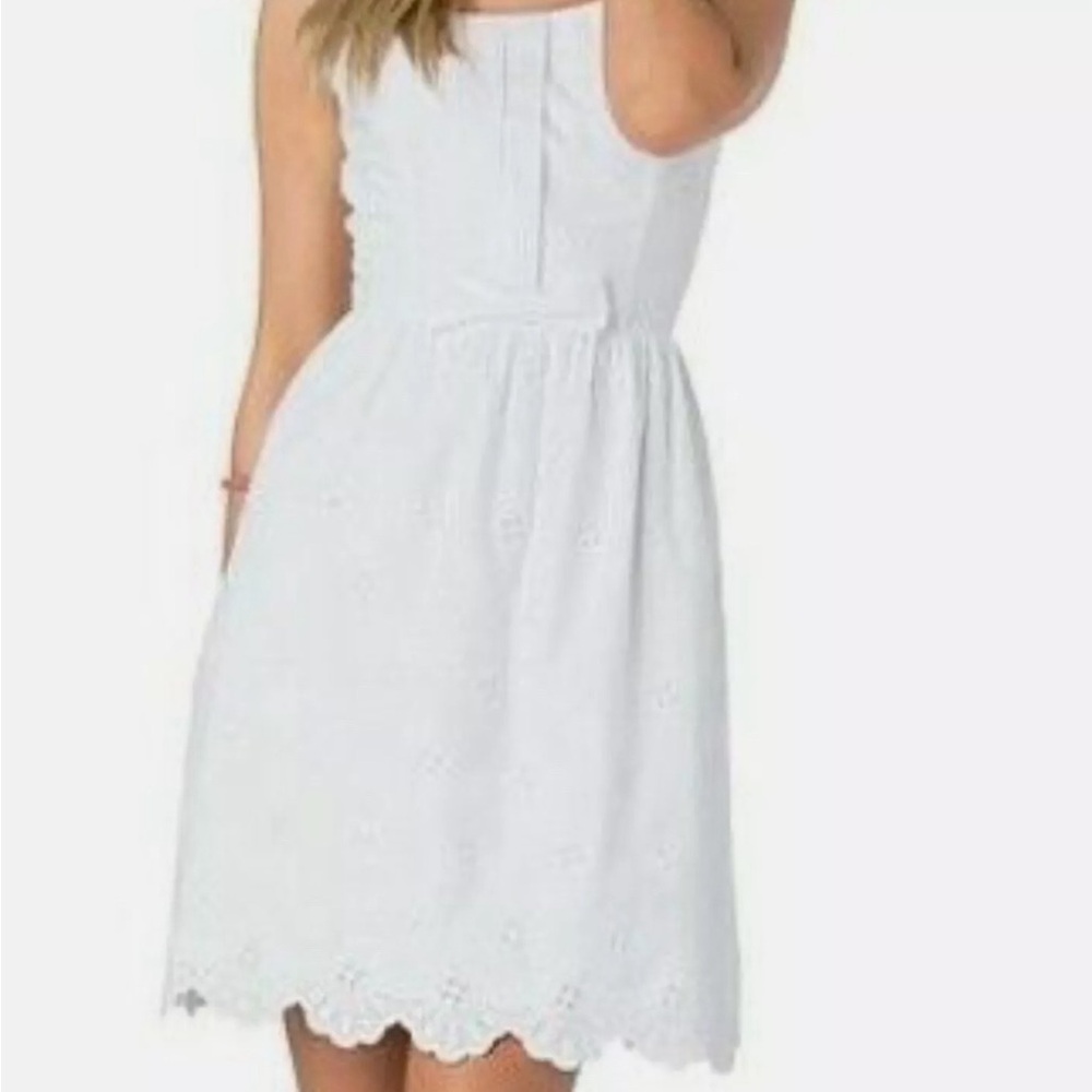 NWT Lilly Pulitzer Antonia Dress Size 2 White Floral Fever Eyelet Scalloped Hem